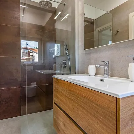 3 Bedroom Cozy In * Medulin