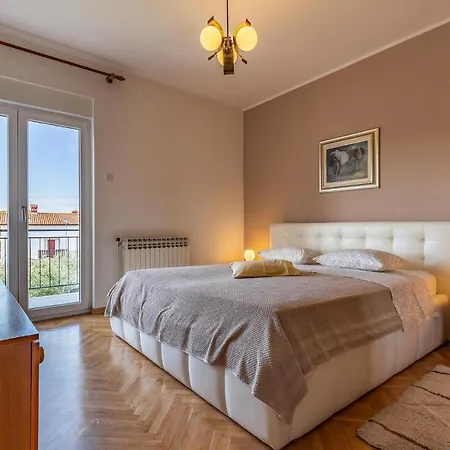 3 Bedroom Cozy In 公寓
