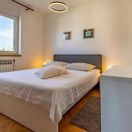3 Bedroom Cozy In