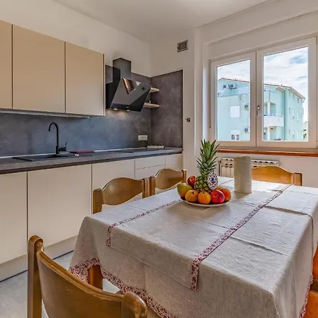 公寓 3 Bedroom Cozy In *
