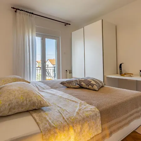 3 Bedroom Cozy In * Medulin